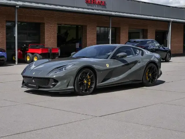Ferrari 812