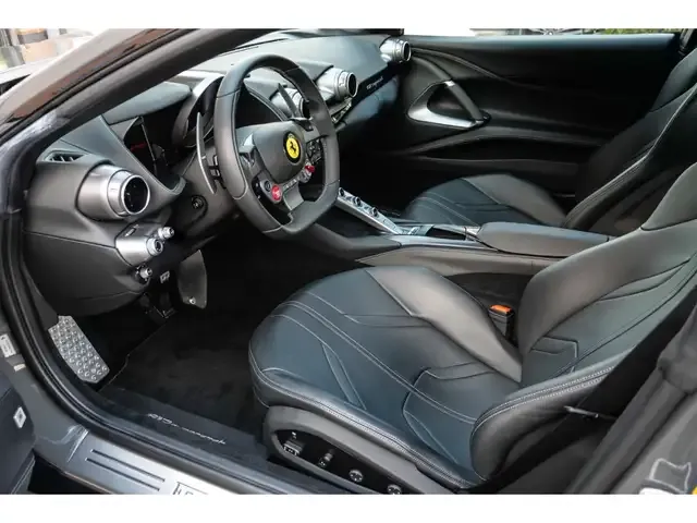 Ferrari 812