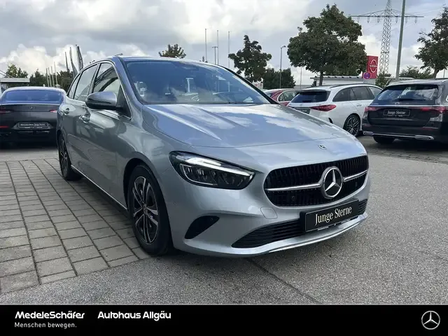 Mercedes-Benz B 200