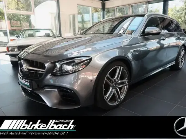 Mercedes-Benz E 63 AMG