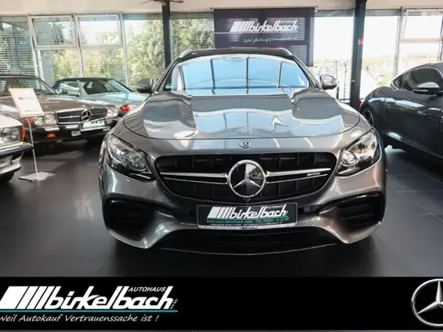 Mercedes-Benz E 63 AMG