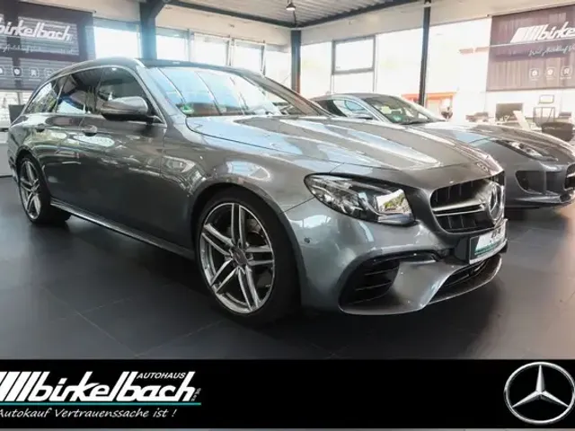 Mercedes-Benz E 63 AMG