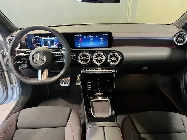 Mercedes-Benz CLA 180