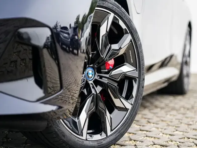 BMW 550