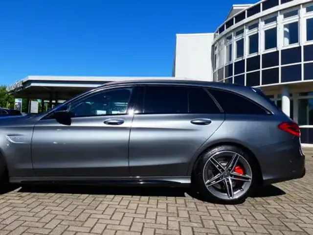 Mercedes-Benz C 63 AMG
