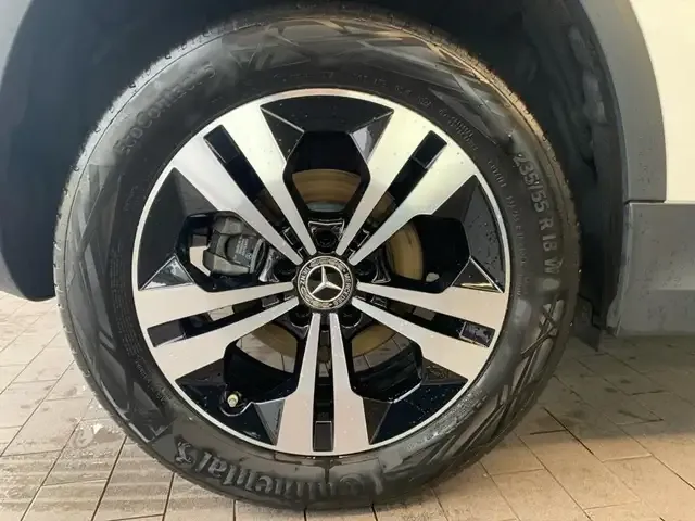 Mercedes-Benz GLA 180