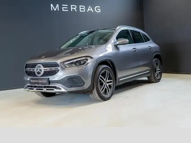 Mercedes-Benz GLA 200