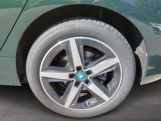 BMW 230