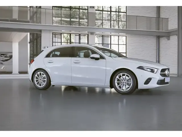 Mercedes-Benz A 220