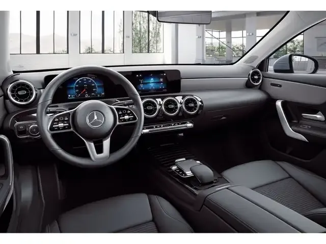 Mercedes-Benz A 220