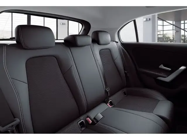 Mercedes-Benz A 220