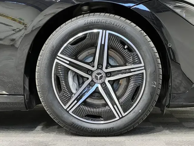 Mercedes-Benz EQE 350