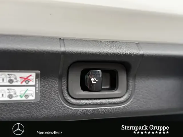 Mercedes-Benz EQE 300