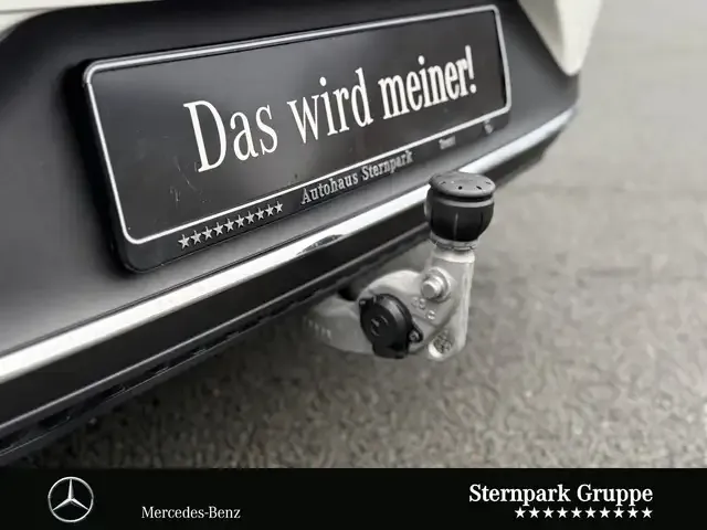 Mercedes-Benz EQE 300