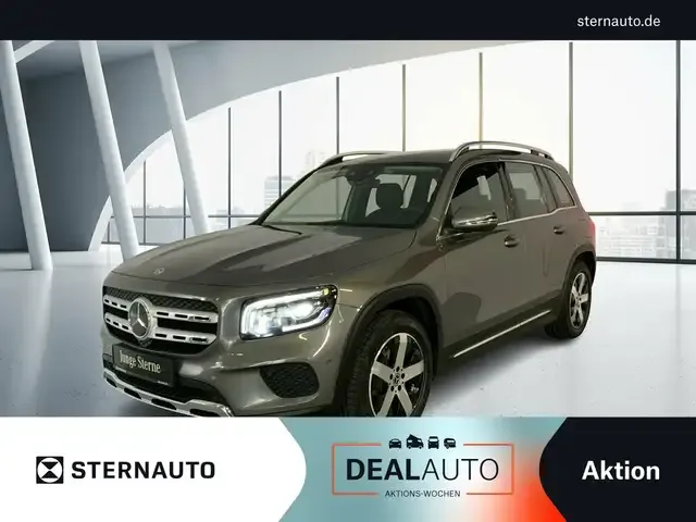 Mercedes-Benz GLB 220