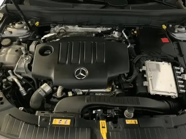 Mercedes-Benz GLB 220