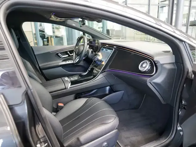 Mercedes-Benz EQE 300