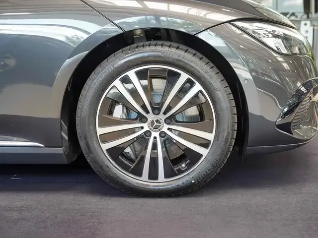 Mercedes-Benz EQE 300