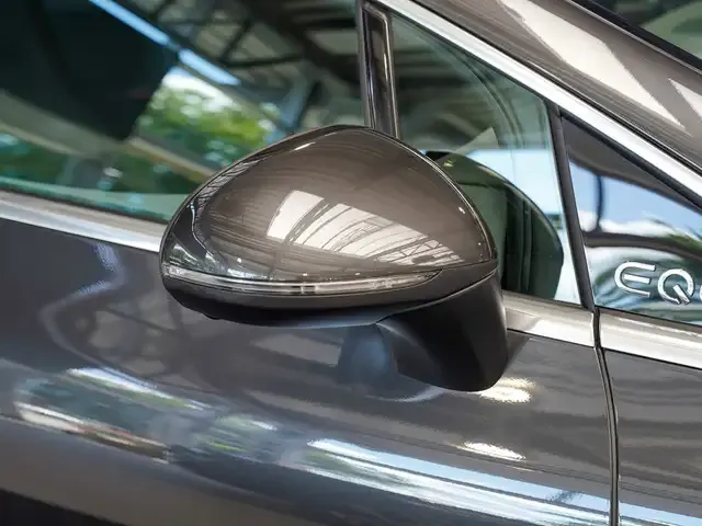 Mercedes-Benz EQE 300
