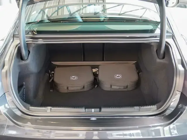 Mercedes-Benz EQE 300