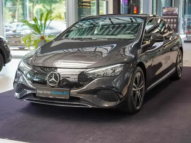Mercedes-Benz EQE 300