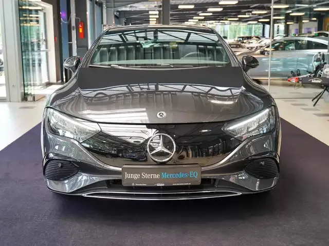 Mercedes-Benz EQE 300