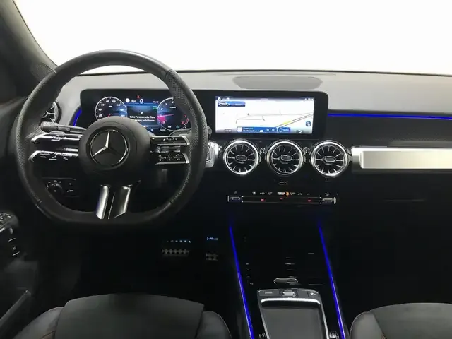 Mercedes-Benz GLB 220