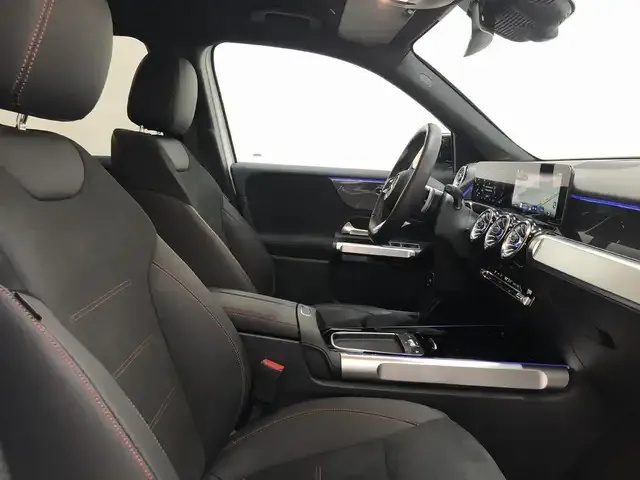 Mercedes-Benz GLB 220