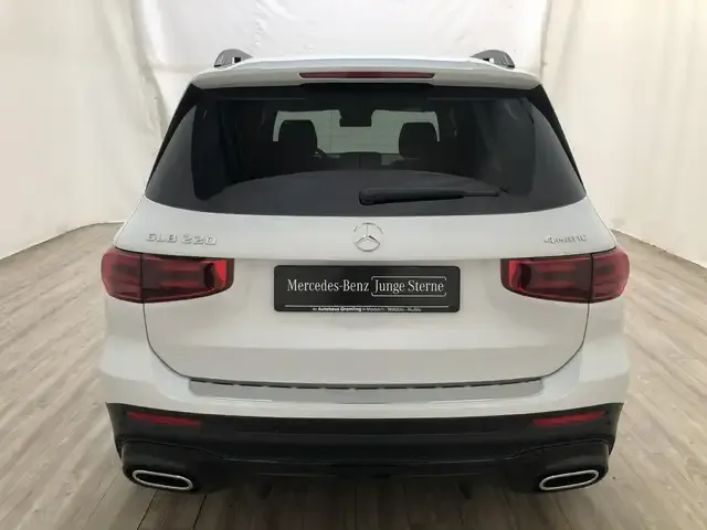 Mercedes-Benz GLB 220