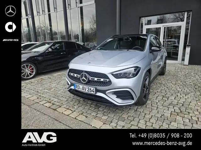 Mercedes-Benz GLA 200