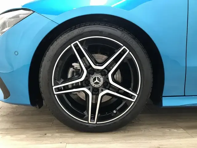 Mercedes-Benz CLA 180