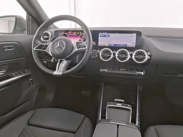 Mercedes-Benz EQA 300