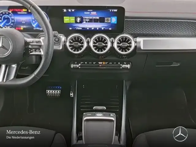 Mercedes-Benz EQB 300