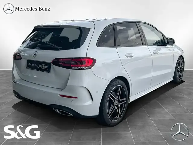 Mercedes-Benz B 180