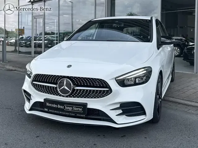 Mercedes-Benz B 180