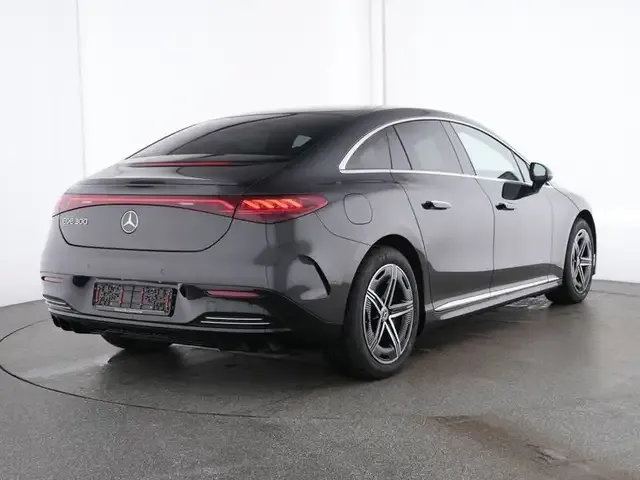 Mercedes-Benz EQE 300