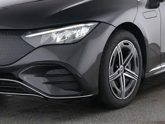 Mercedes-Benz EQE 300