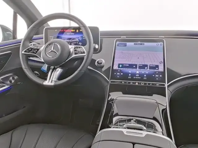 Mercedes-Benz EQE 300