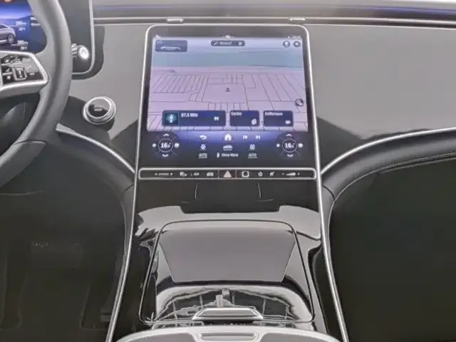Mercedes-Benz EQE 300
