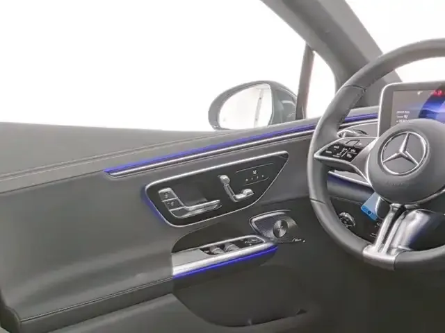 Mercedes-Benz EQE 300