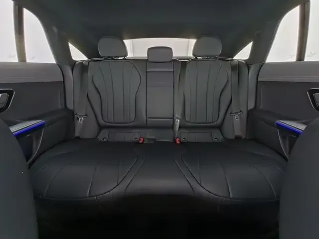 Mercedes-Benz EQE 300