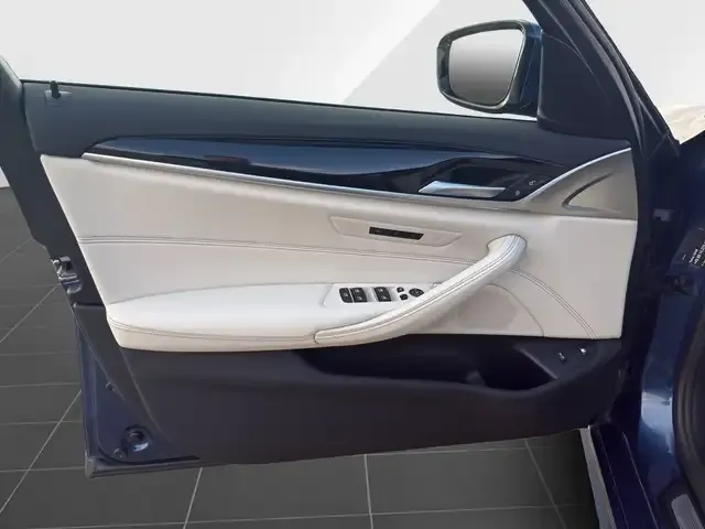 BMW 545