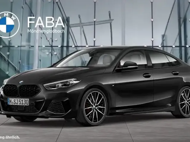BMW 235