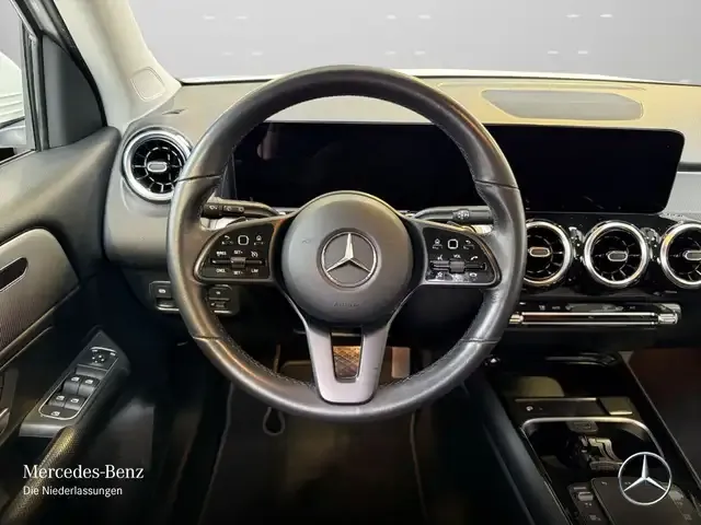 Mercedes-Benz GLB 180