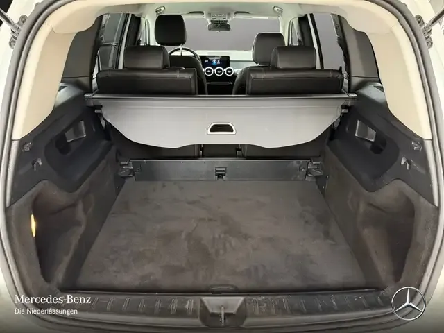 Mercedes-Benz GLB 180