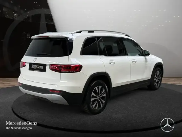Mercedes-Benz GLB 180
