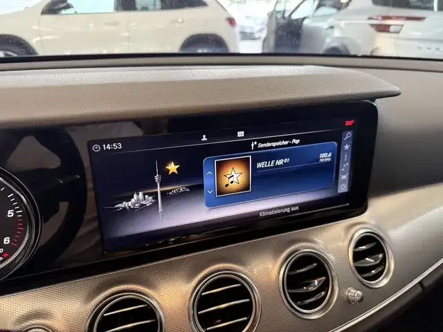 Mercedes-Benz E 220
