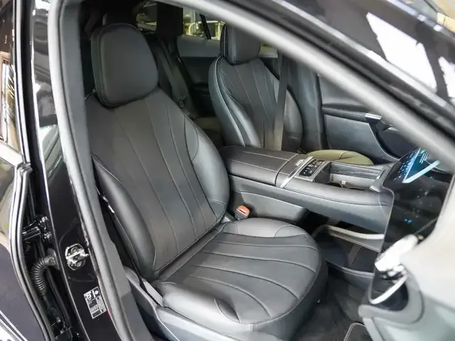 Mercedes-Benz EQE 300