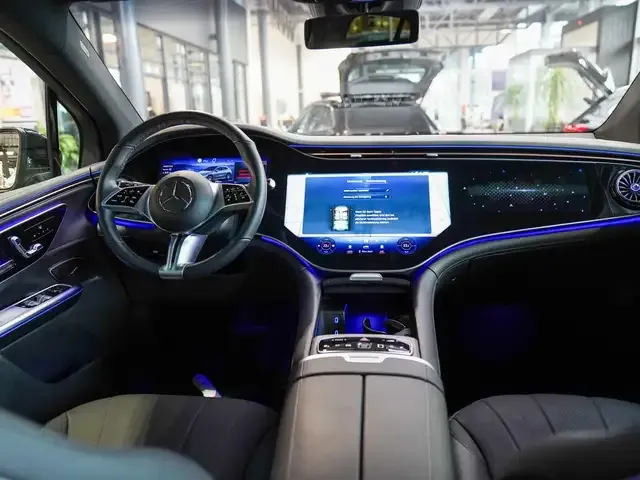 Mercedes-Benz EQE 300