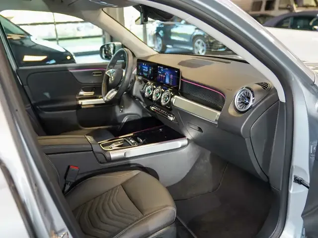 Mercedes-Benz EQB 300